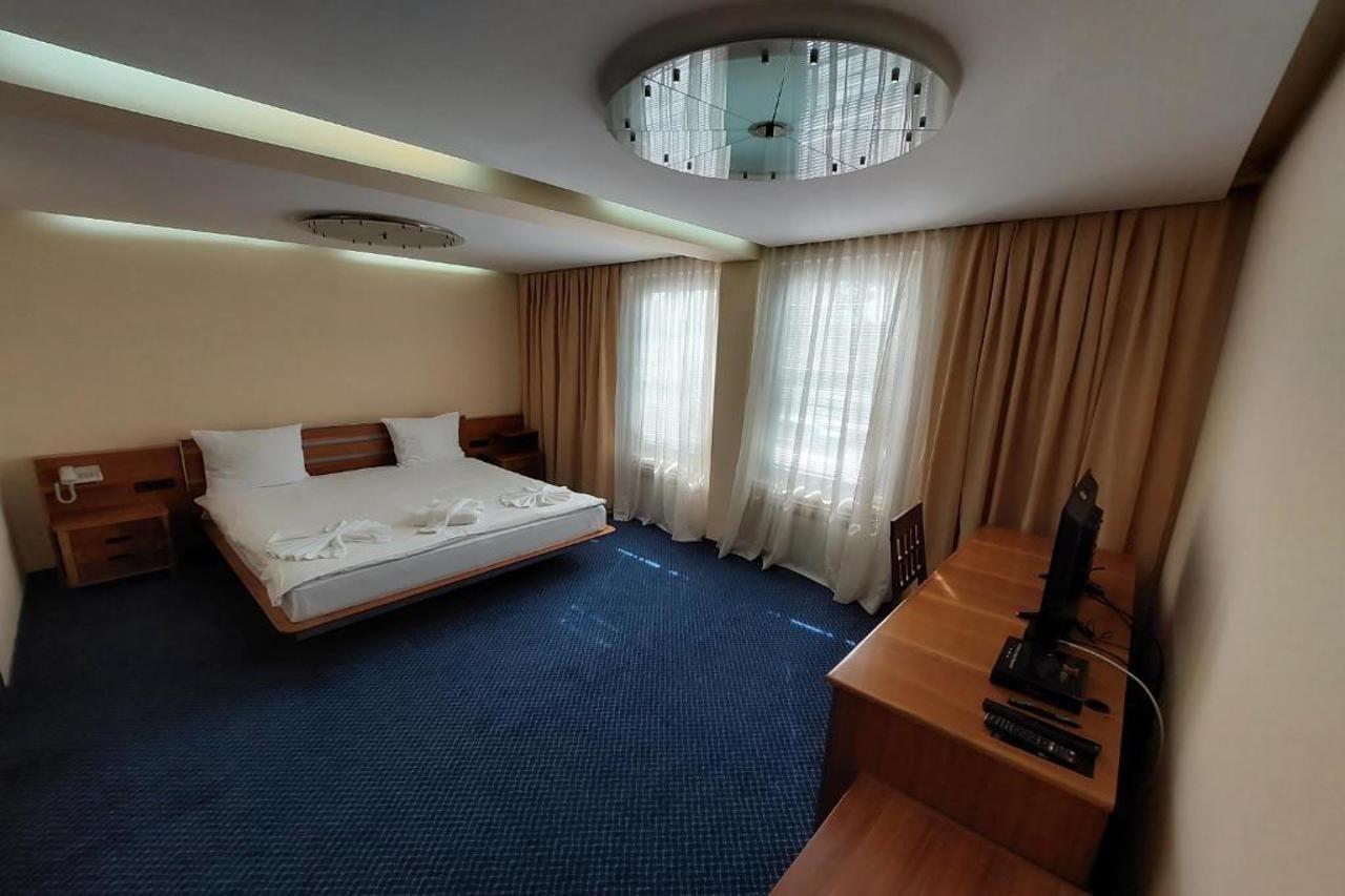 Hotel By Gastroid Іліджа Екстер'єр фото