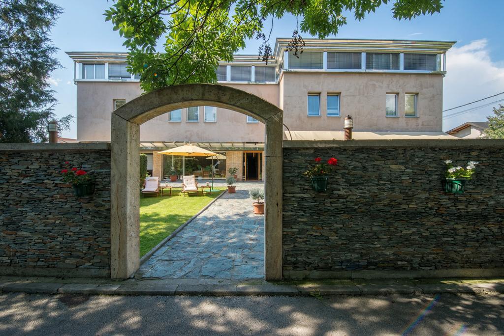 Hotel By Gastroid Іліджа Екстер'єр фото