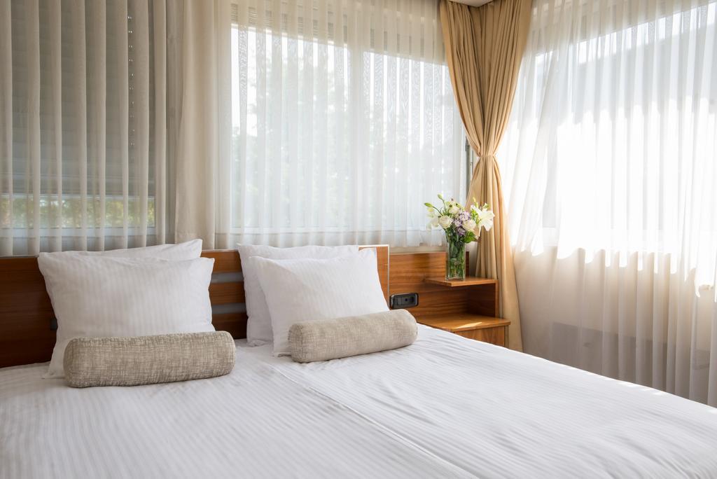 Hotel By Gastroid Іліджа Екстер'єр фото